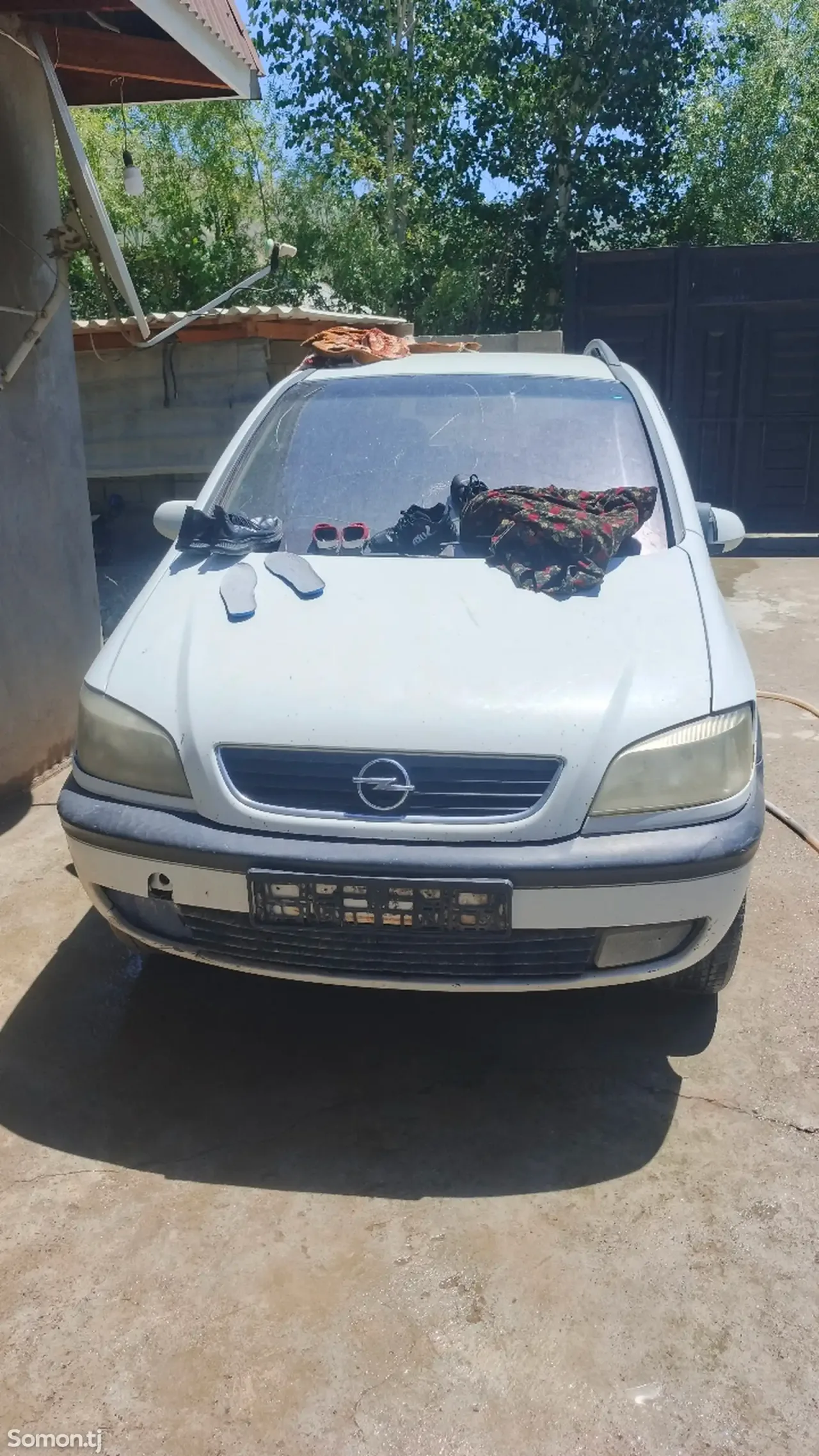 Opel Zafira 1999 · 1.6 MT