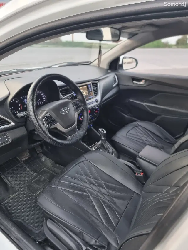 Hyundai Accent 2018 · 1.6 AT