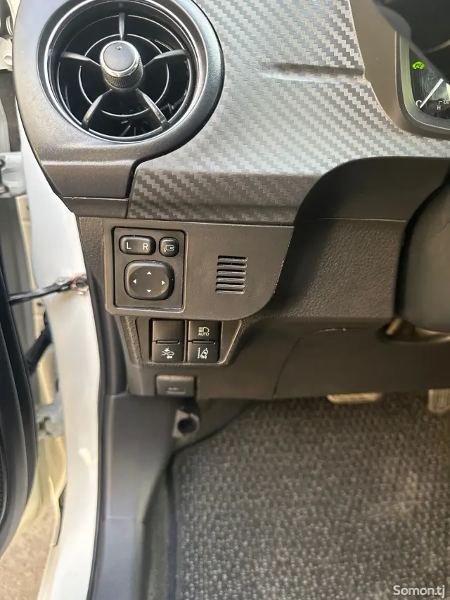 Toyota Fielder 2017 · 1.5 AT