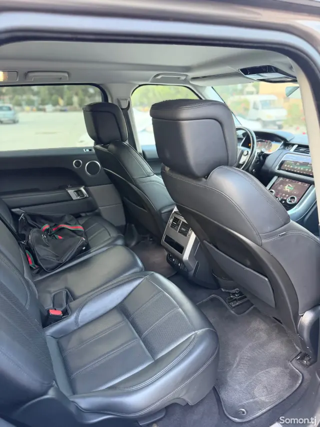 Land Rover Range Rover Sport 2018 · 3.0 AT