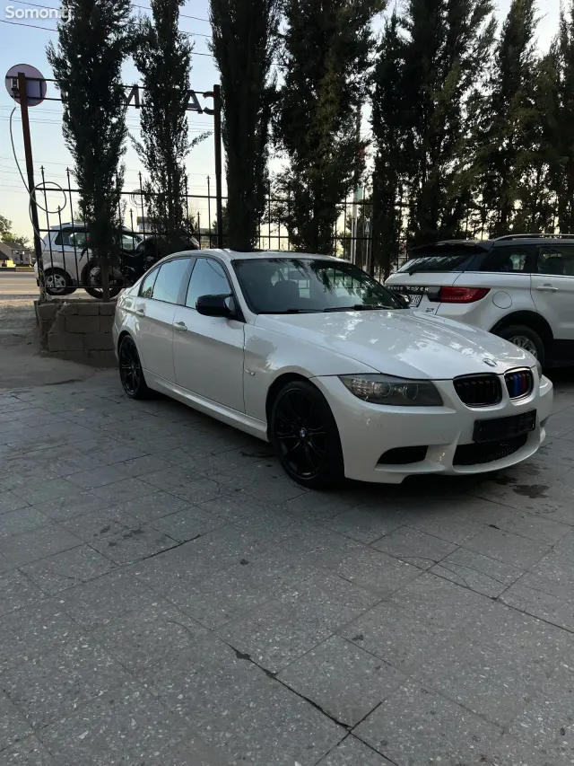 BMW 3 series 2011 · 2.0 AT