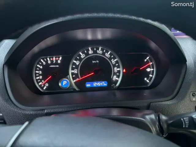 Toyota Voxy 2014 · 2.0 AT