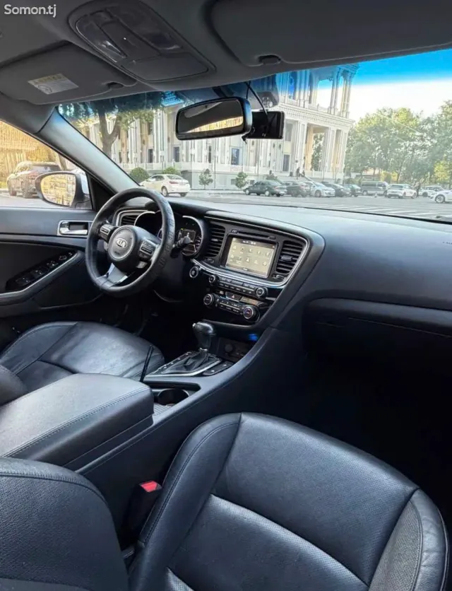 Kia K5 2015 · 2.0 AT