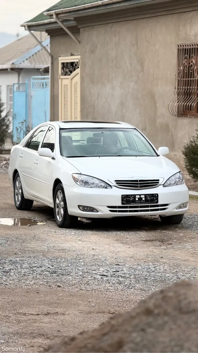Toyota Camry 2002 · 2.4 AT