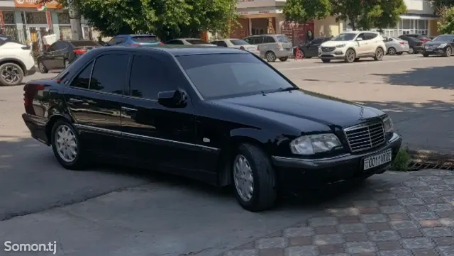 Mercedes-Benz C class 2000 · 2.4 AT