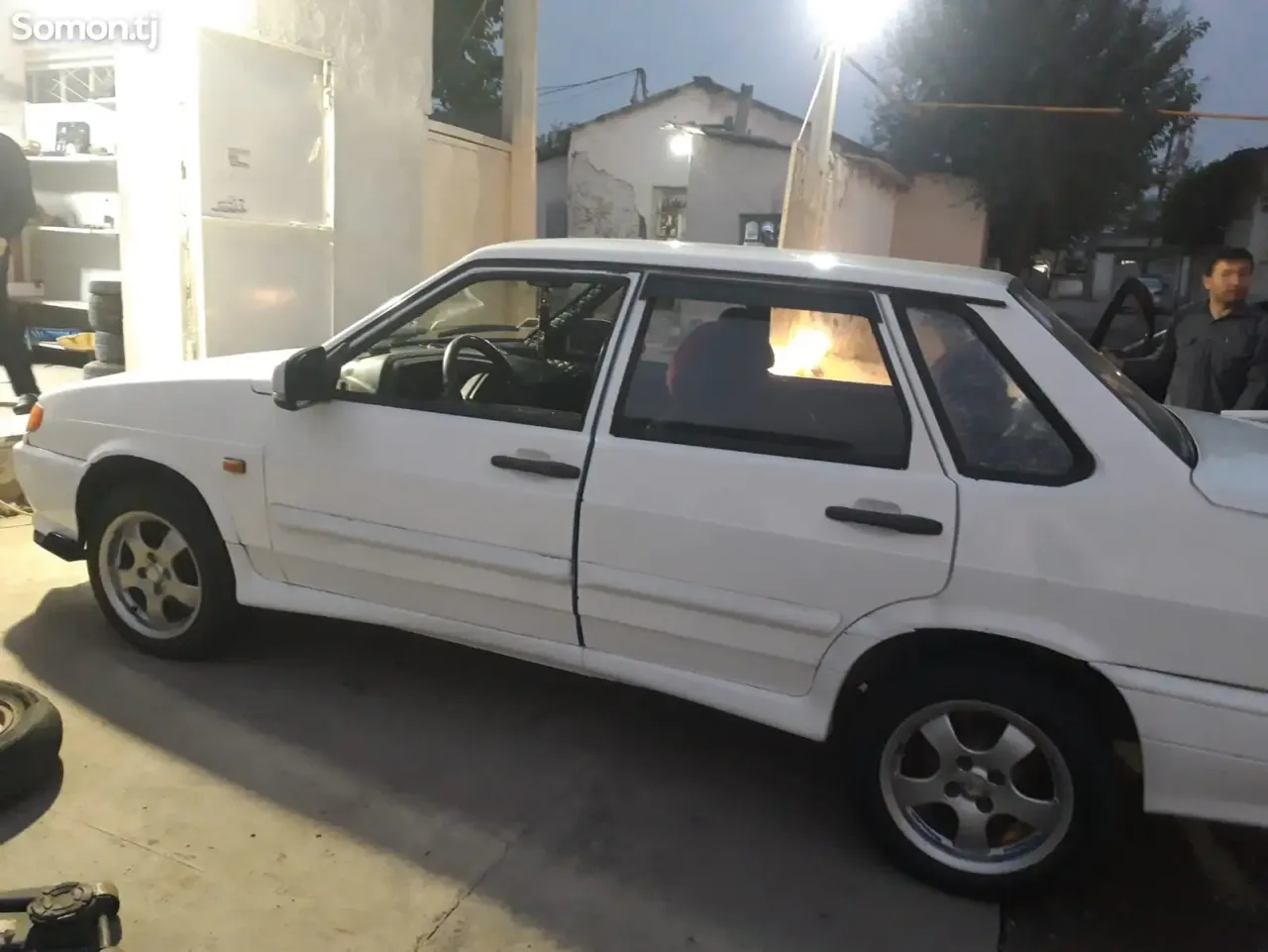 Lada (ВАЗ) 2115 2002 · 1.5 MT
