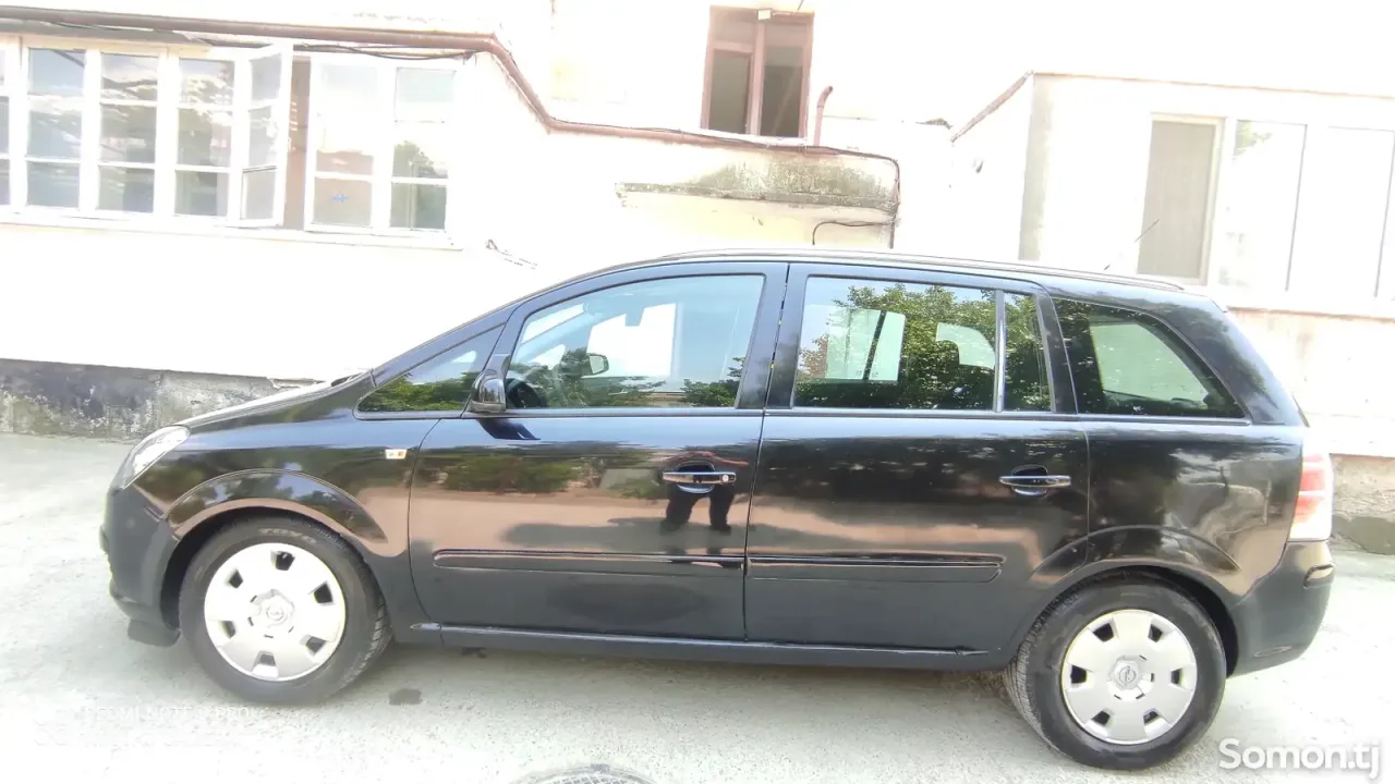 Opel Zafira 2007 · 1.8 MT