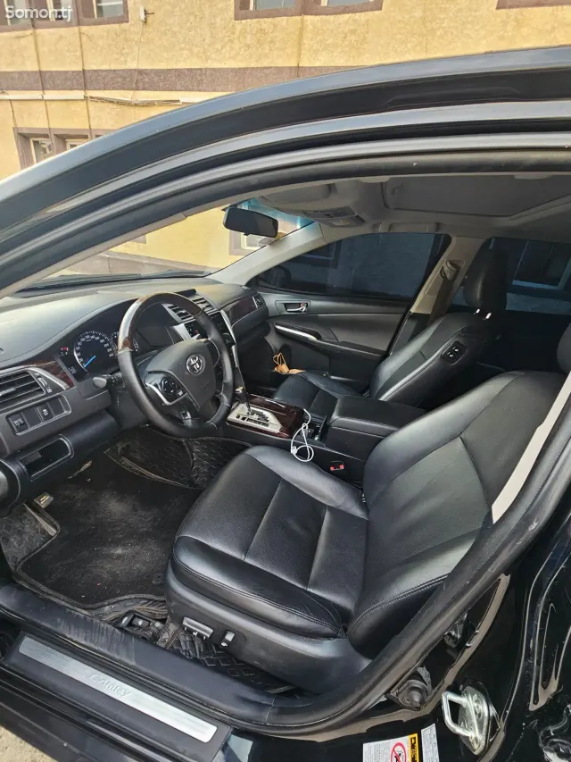 Toyota Camry 2016 · 2.0 AT