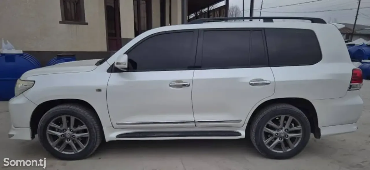 Toyota Land Cruiser 2011 · 0.4 AT