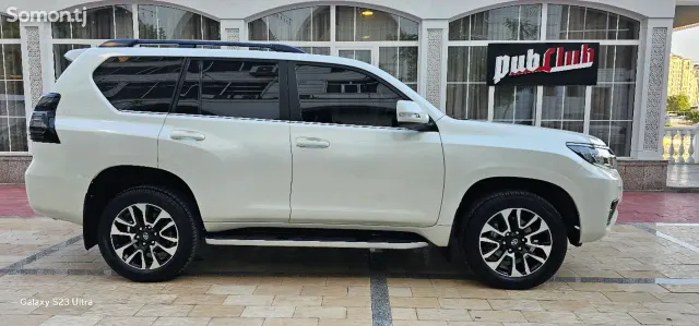 Toyota Land Cruiser Prado 2019 · 2.8 AT
