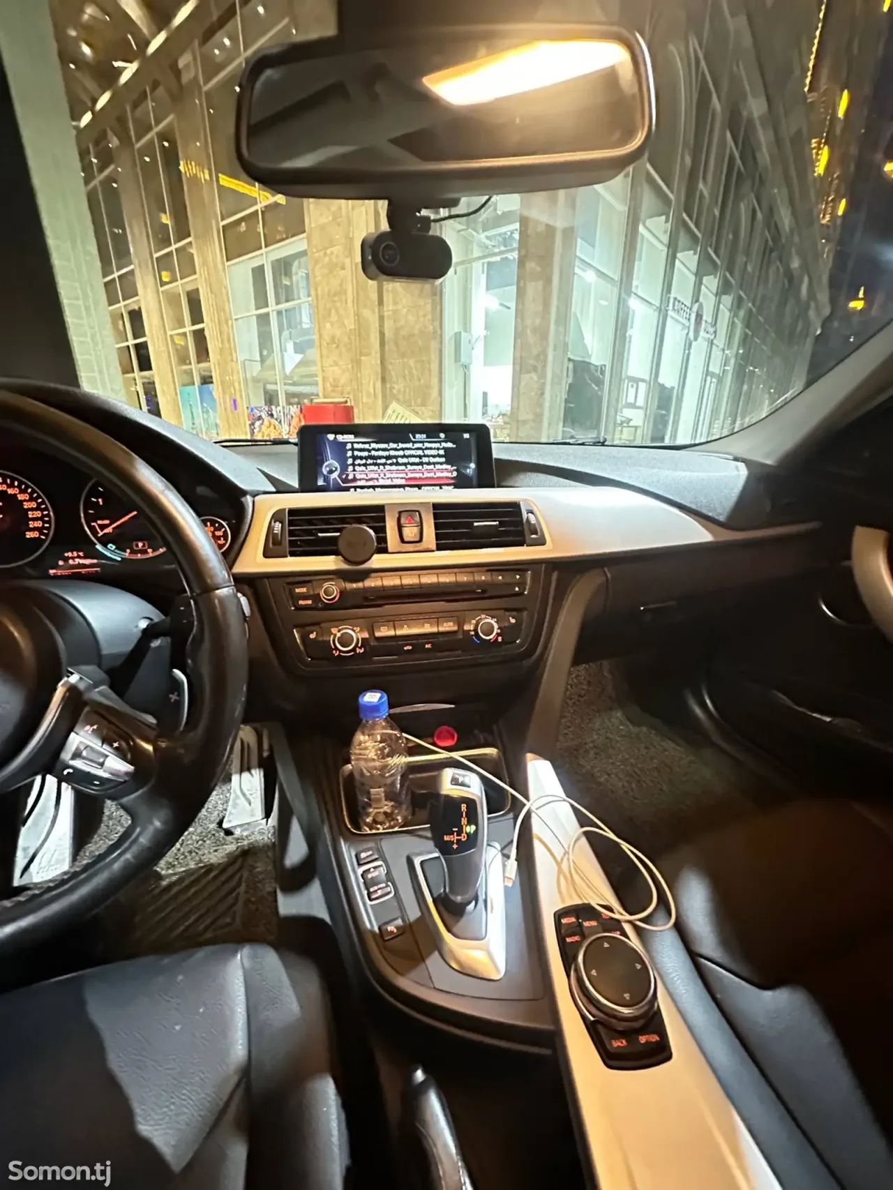 BMW 3 series 2015 · 2.0 AT