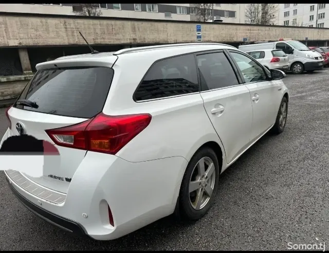 Toyota Auris 2014 · 1.8 AT