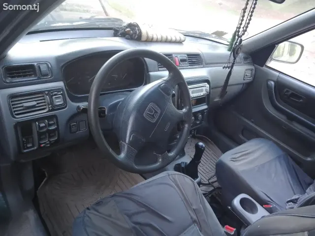 Honda CR-V 1997 · 2.4 MT