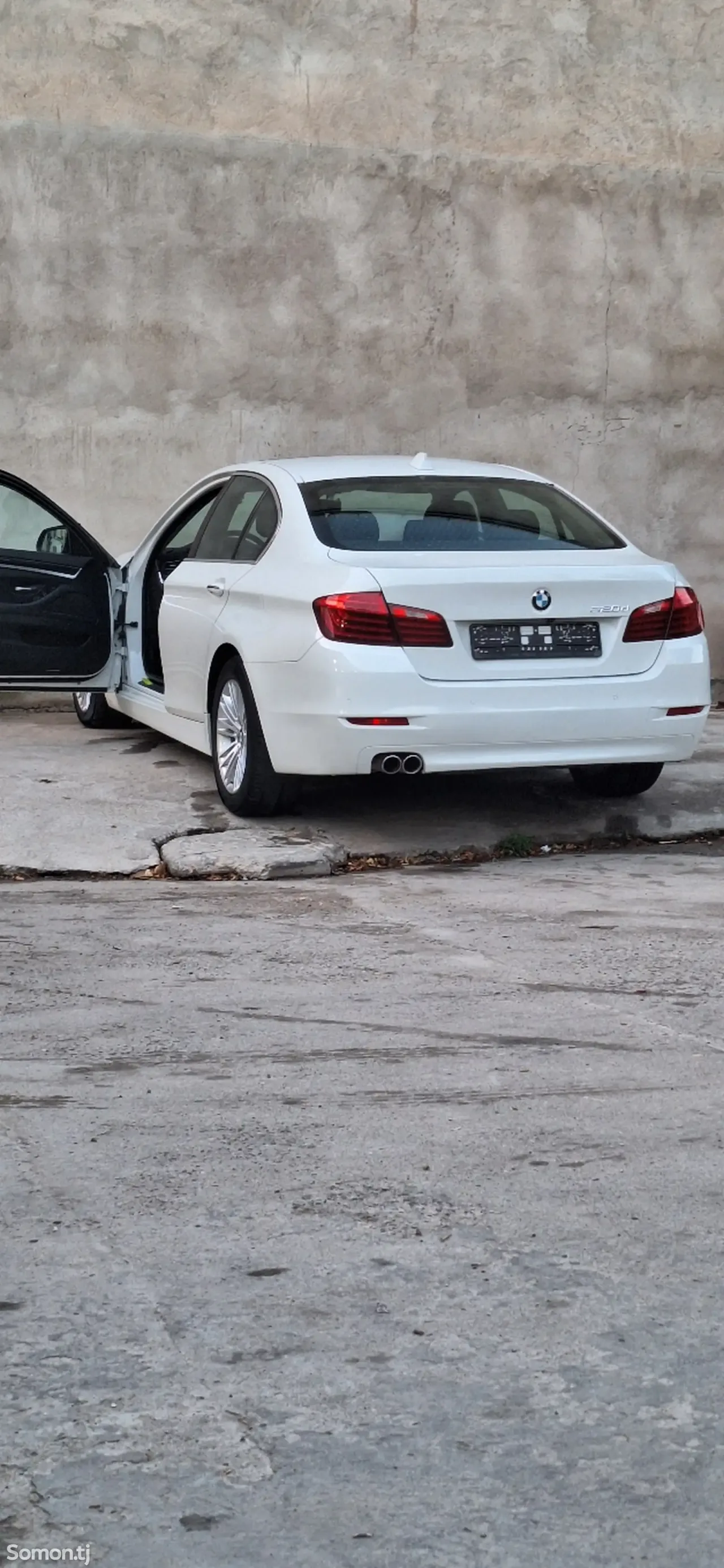 BMW 5 series 2015 · 2.0 AT