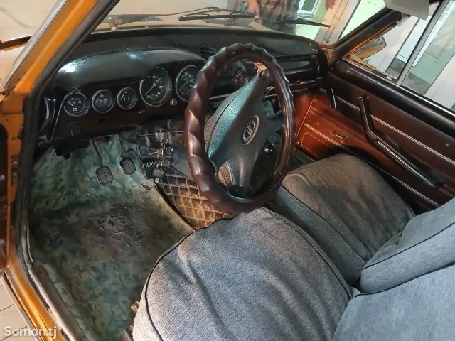 Lada (ВАЗ) 2106 1984 · 0.8 MT