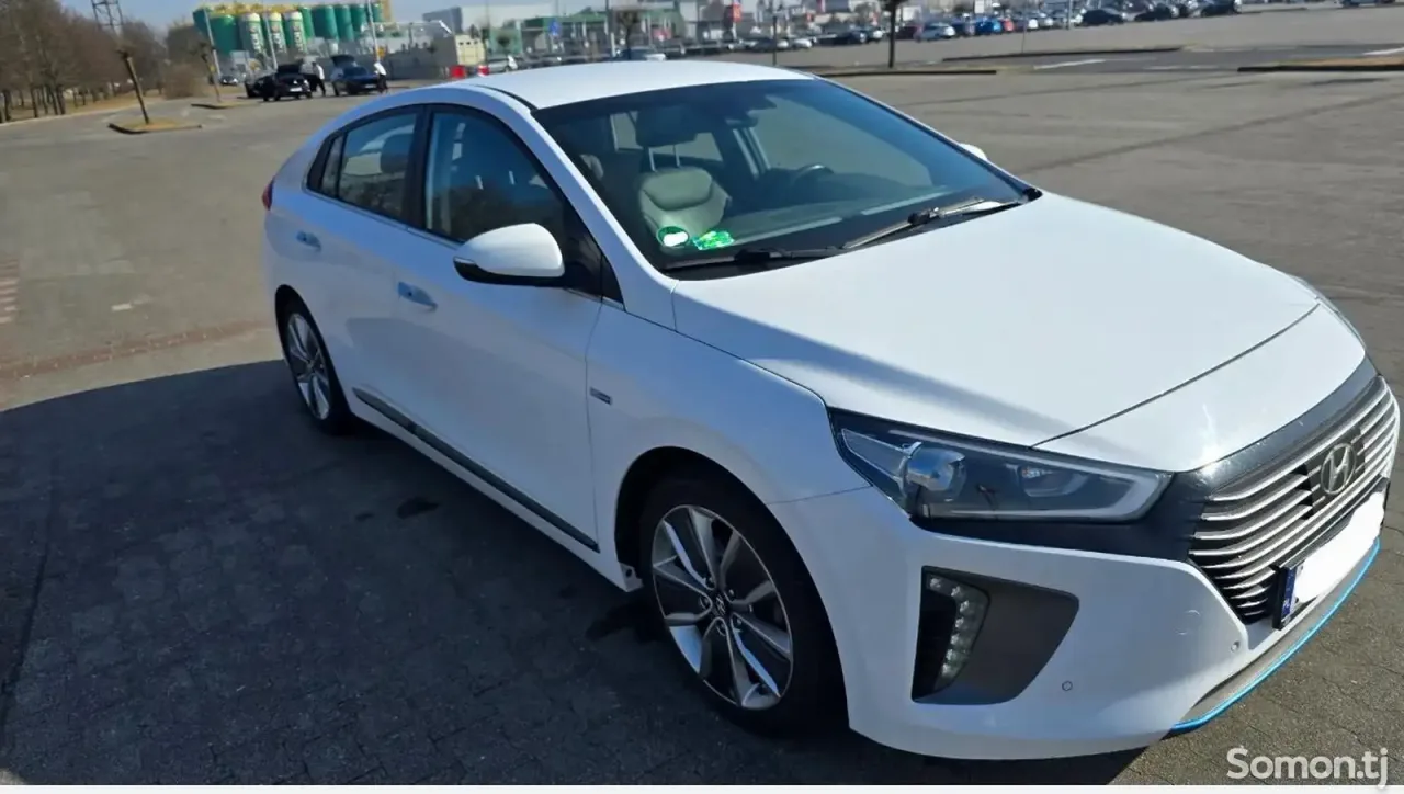 Hyundai Azera 2016 · 1.6 AT