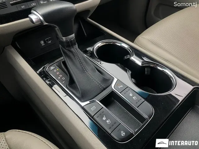 Kia Carnival 2019 · 2.2 AT