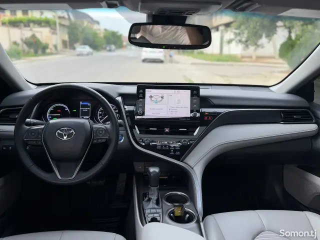 Toyota Camry 2022 · 2.5 AT