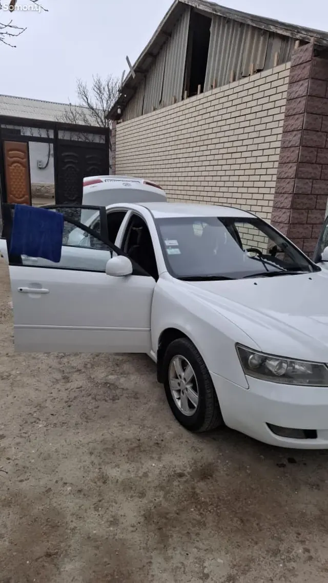 Hyundai Sonata 2008 · 2.0 AT