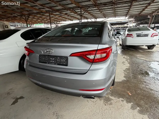 Hyundai Sonata 2014 · 2.4 AT