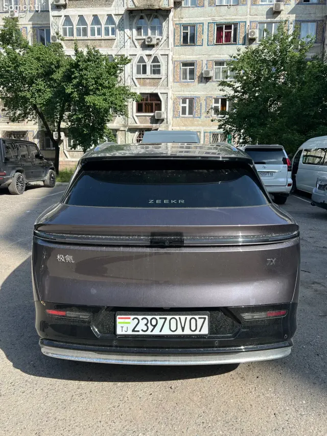 Zeekr 7X 2025 · AT