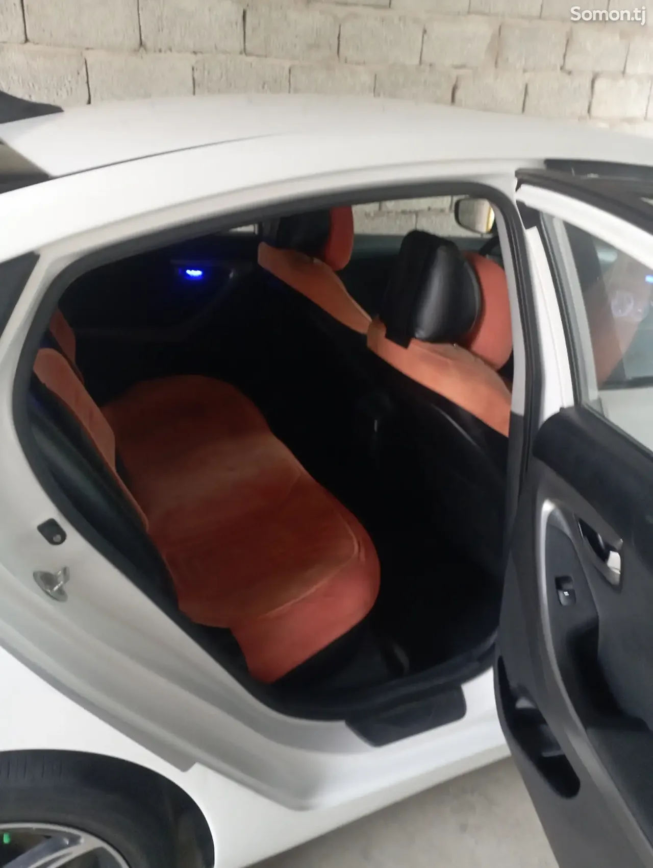 Hyundai Avante 2012 · 1.6 AT