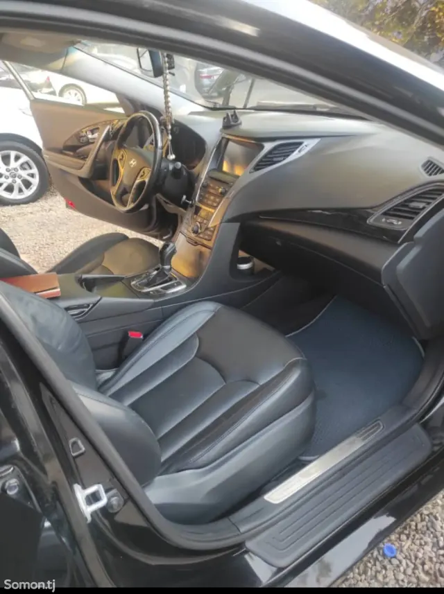 Hyundai Grandeur 2014 · 2.4 AT