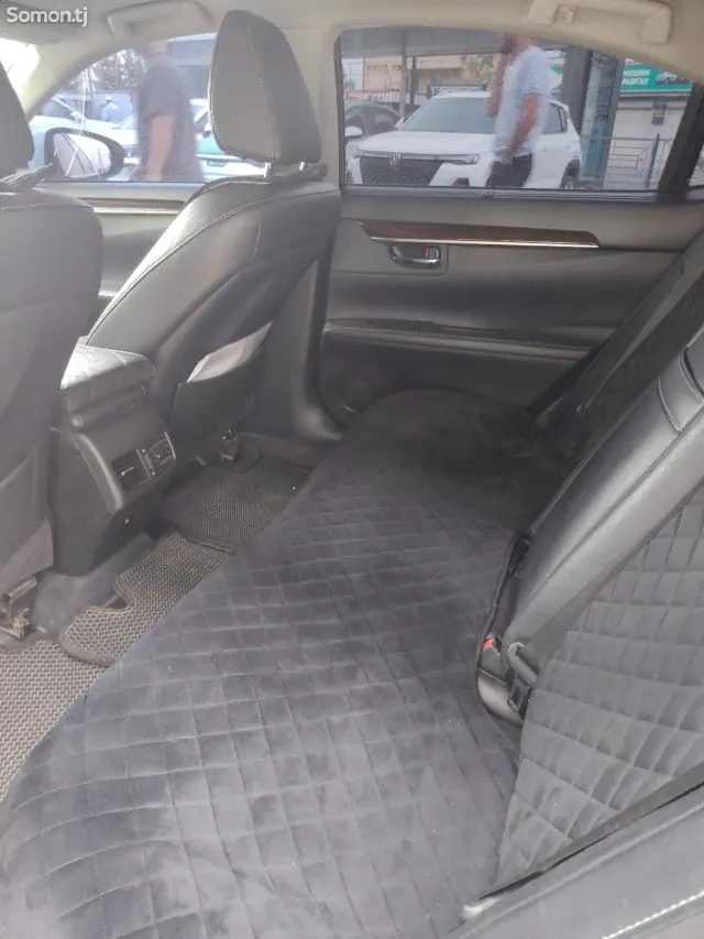 Lexus ES series 2014 · 2.5 AT