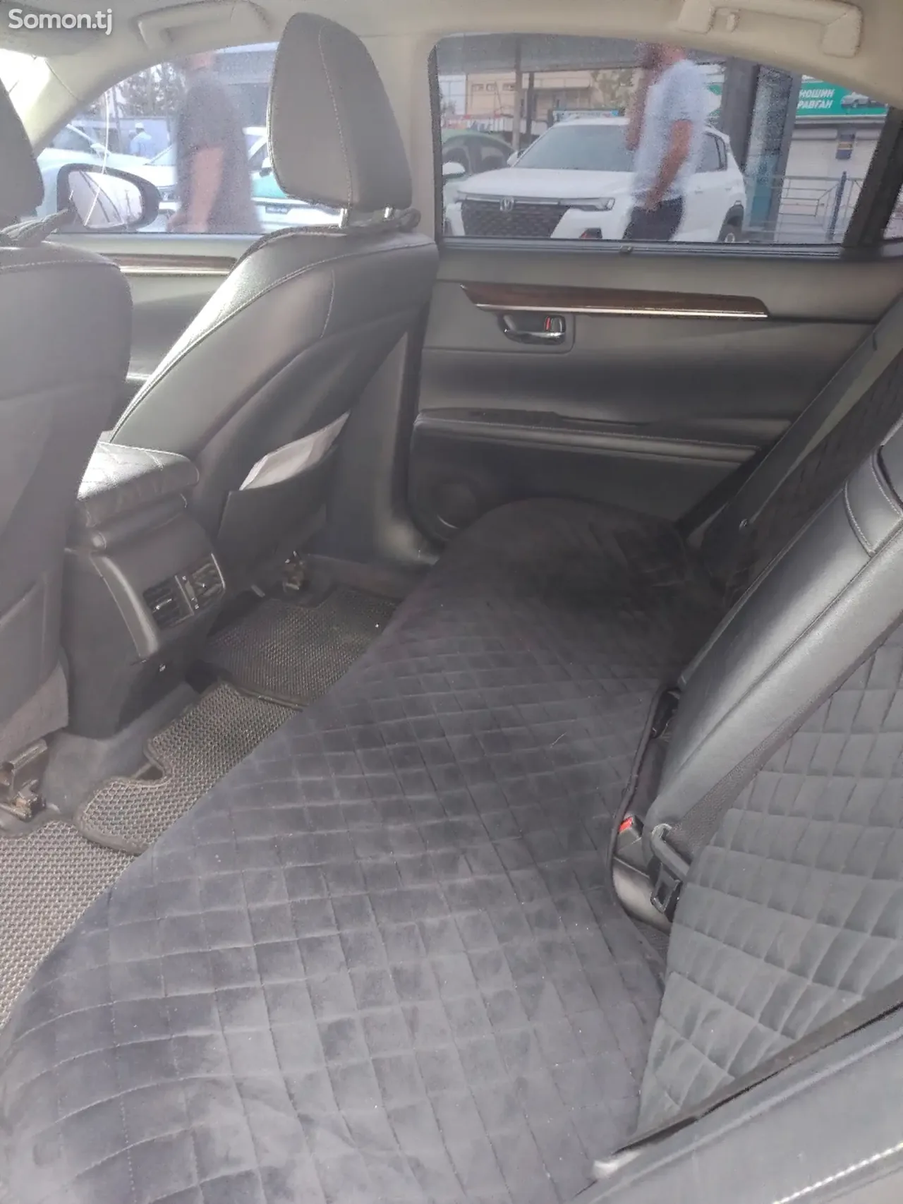 Lexus ES series 2014 · 2.5 AT