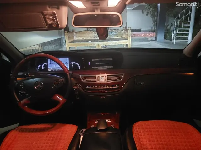 Mercedes-Benz S class 2011 · 5.0 AT