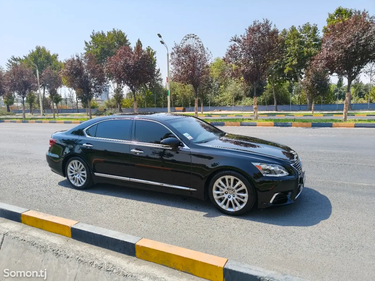 Lexus LS series 2013 · 4.6 AT