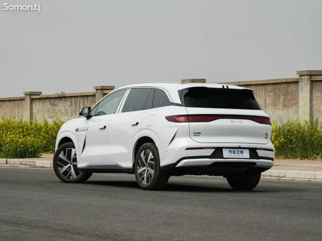 BYD Tang 2025 · AT