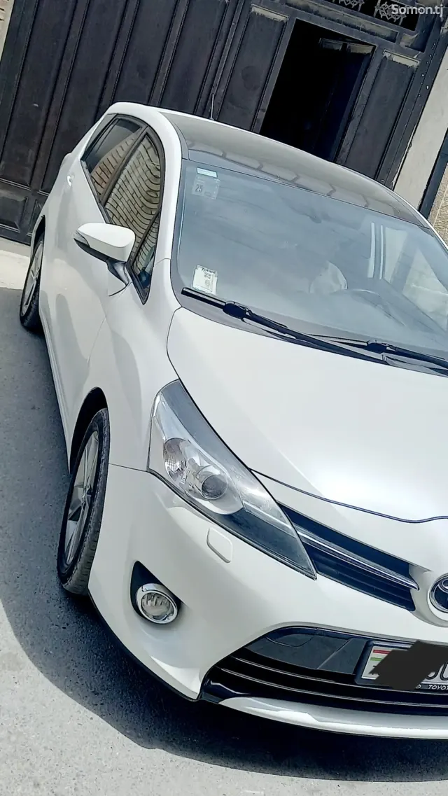 Toyota Verso 2015 · 1.6 MT