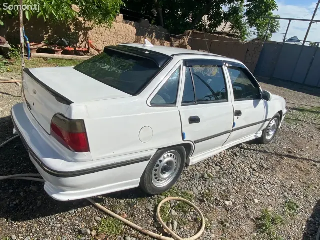 Daewoo Nexia 1996 · 1.6 MT