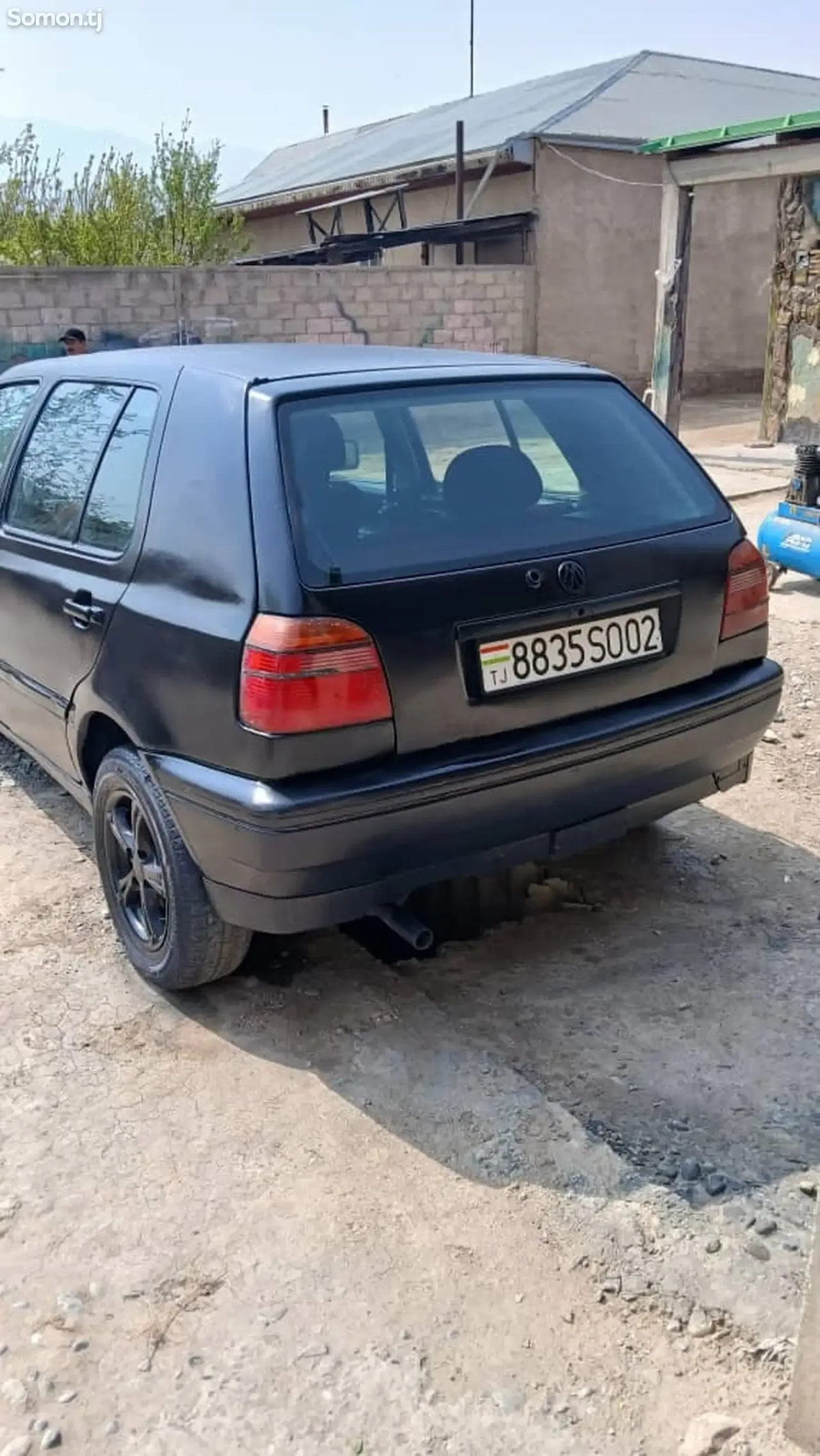 Volkswagen Golf 1998 · 1.1 MT