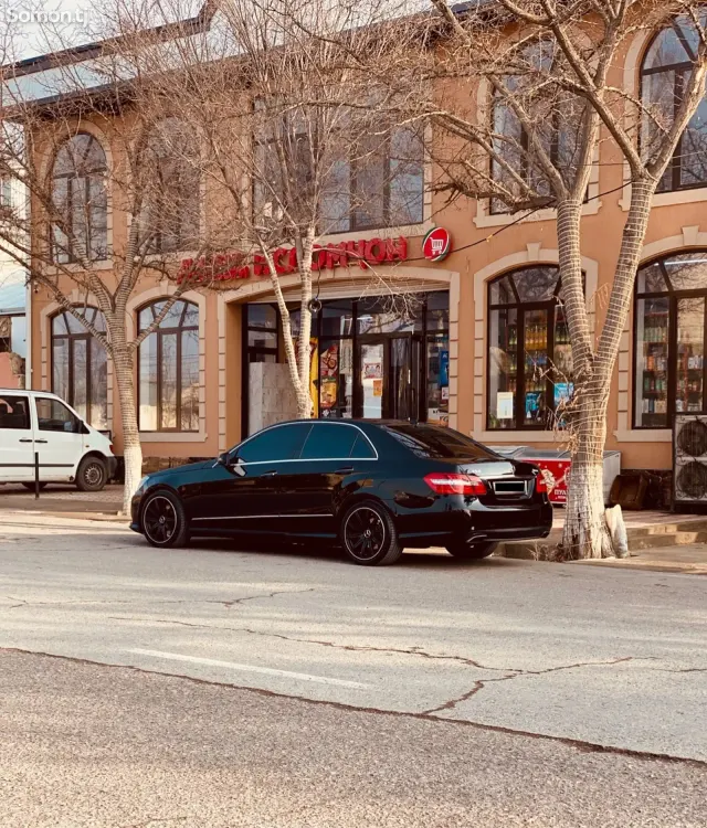 Mercedes-Benz E class 2010 · 3.5 AT