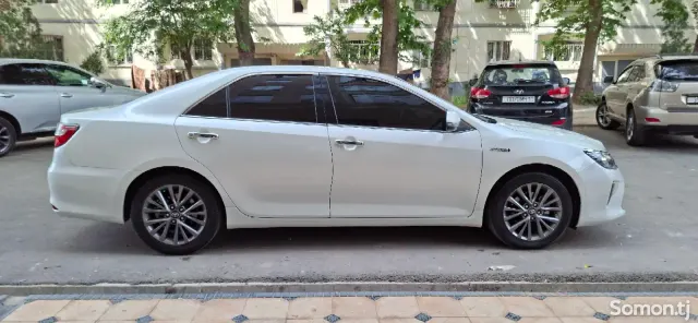 Toyota Camry 2016 · 2.5 AT