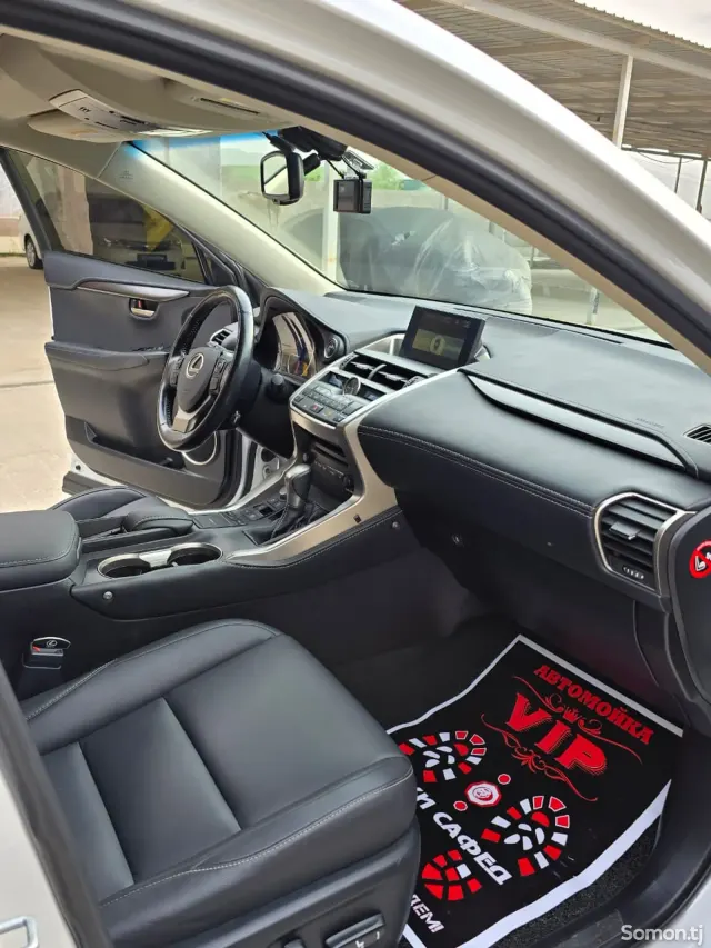 Lexus NX series 2016 · 2.5 AT