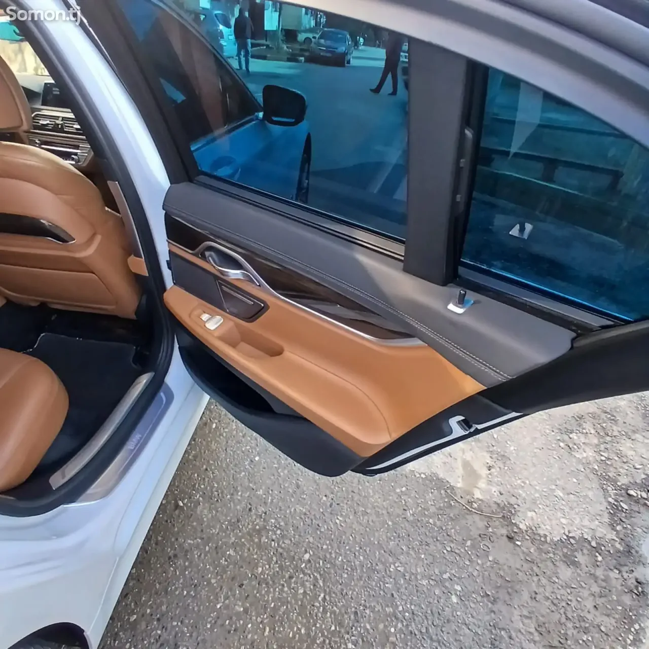 BMW 7 series 2017 · 3.0 AT