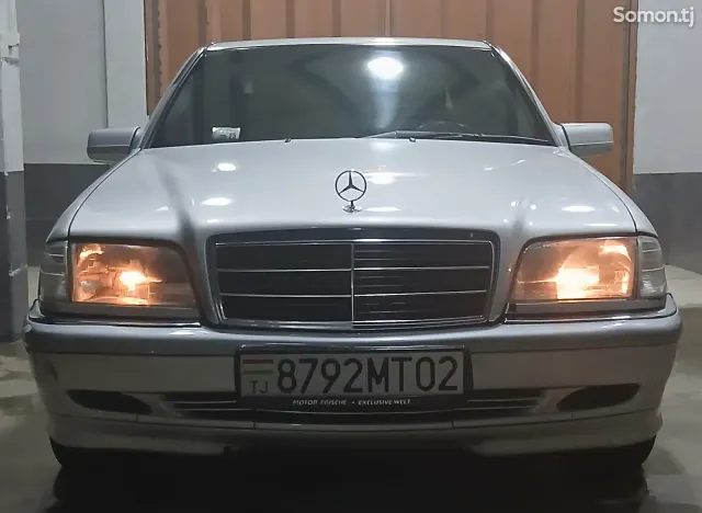Mercedes-Benz C class 2000 · 2.0 MT