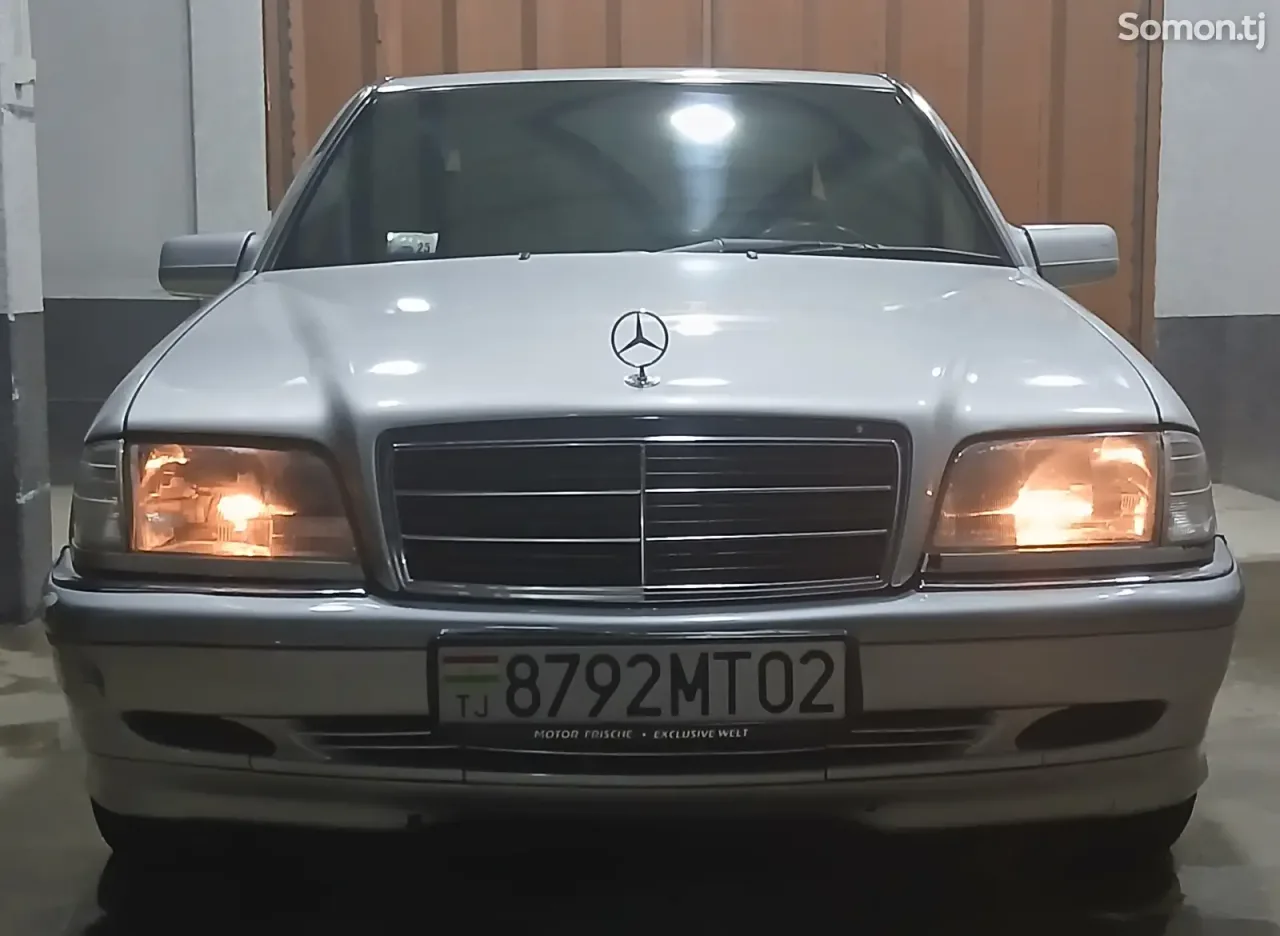 Mercedes-Benz C class 2000 · 2.0 MT