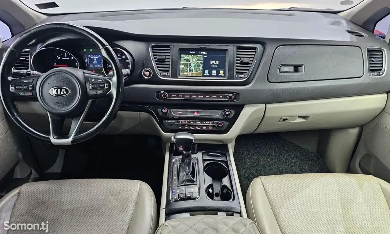 Kia Carnival 2016 · 2.2 AT