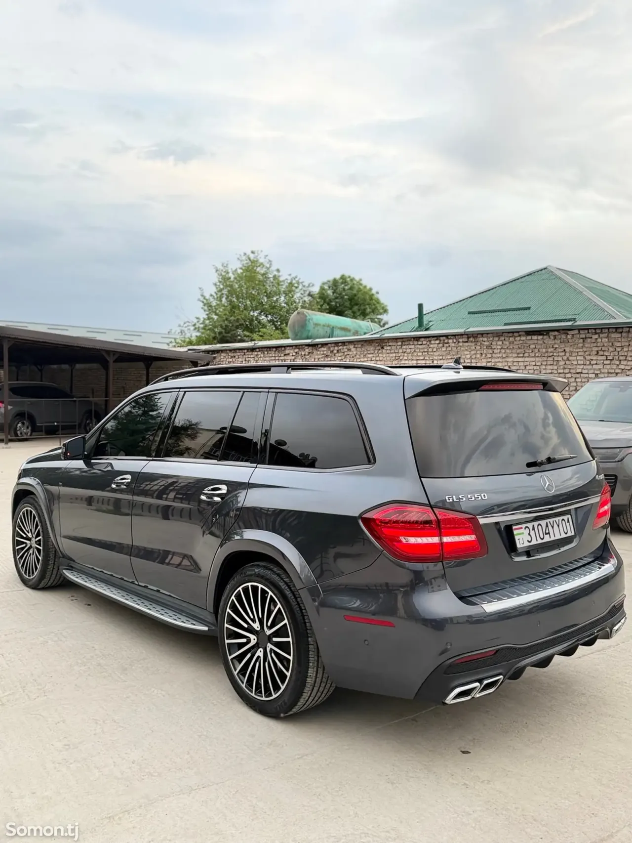 Mercedes-Benz GLS 2018 · 5.5 AT