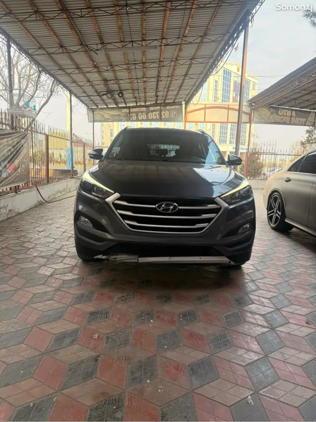 Hyundai Tucson 2015 · 1.7 AT