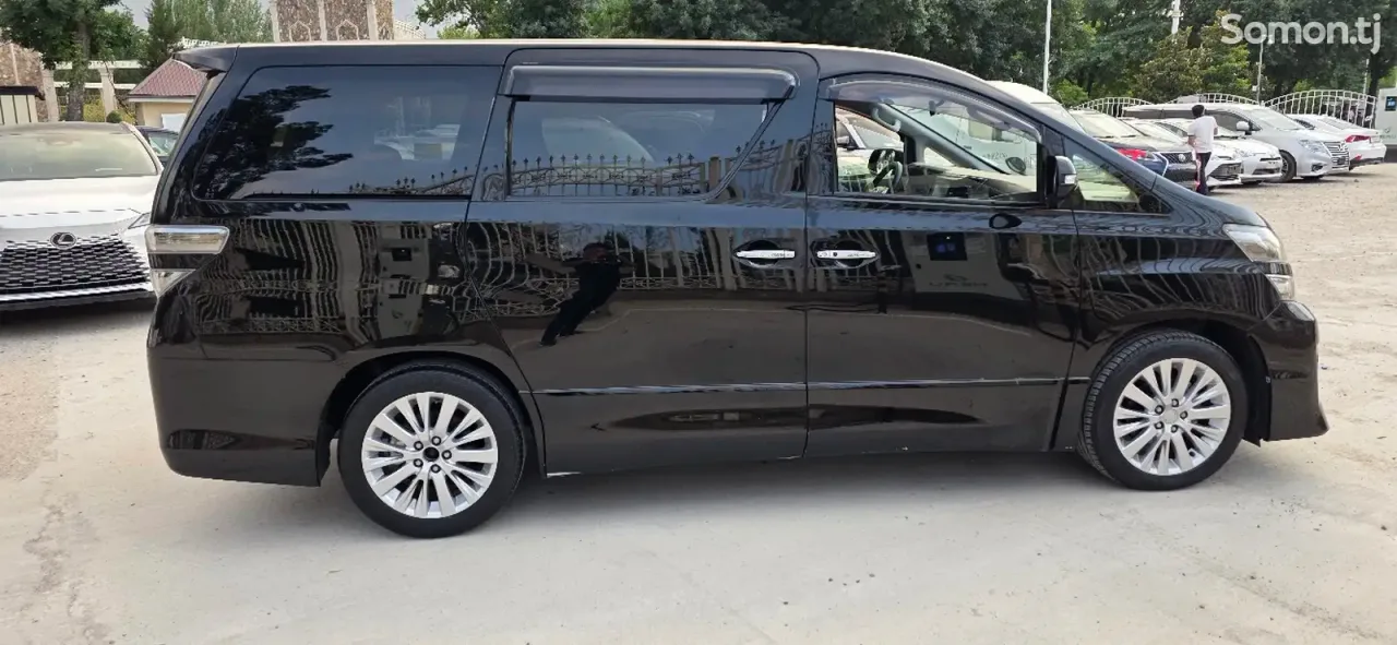 Toyota Vellfire 2014 · 2.4 AT