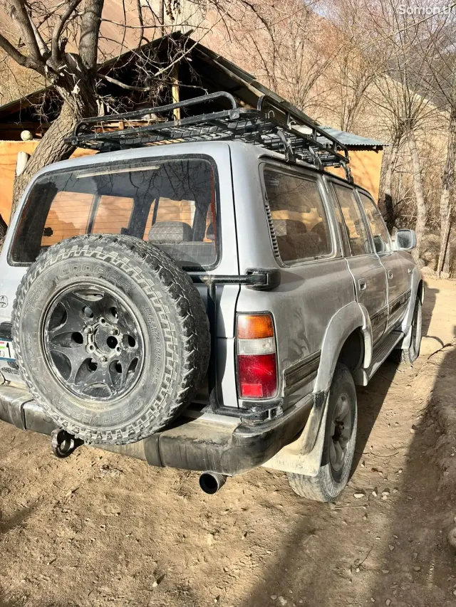 Toyota Land Cruiser 1997 · 4.6 MT