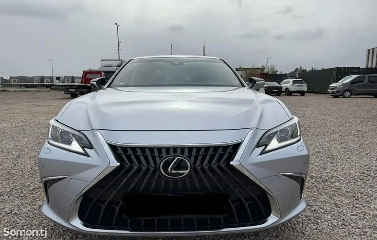 Lexus ES series 2024 · 3.0 AT