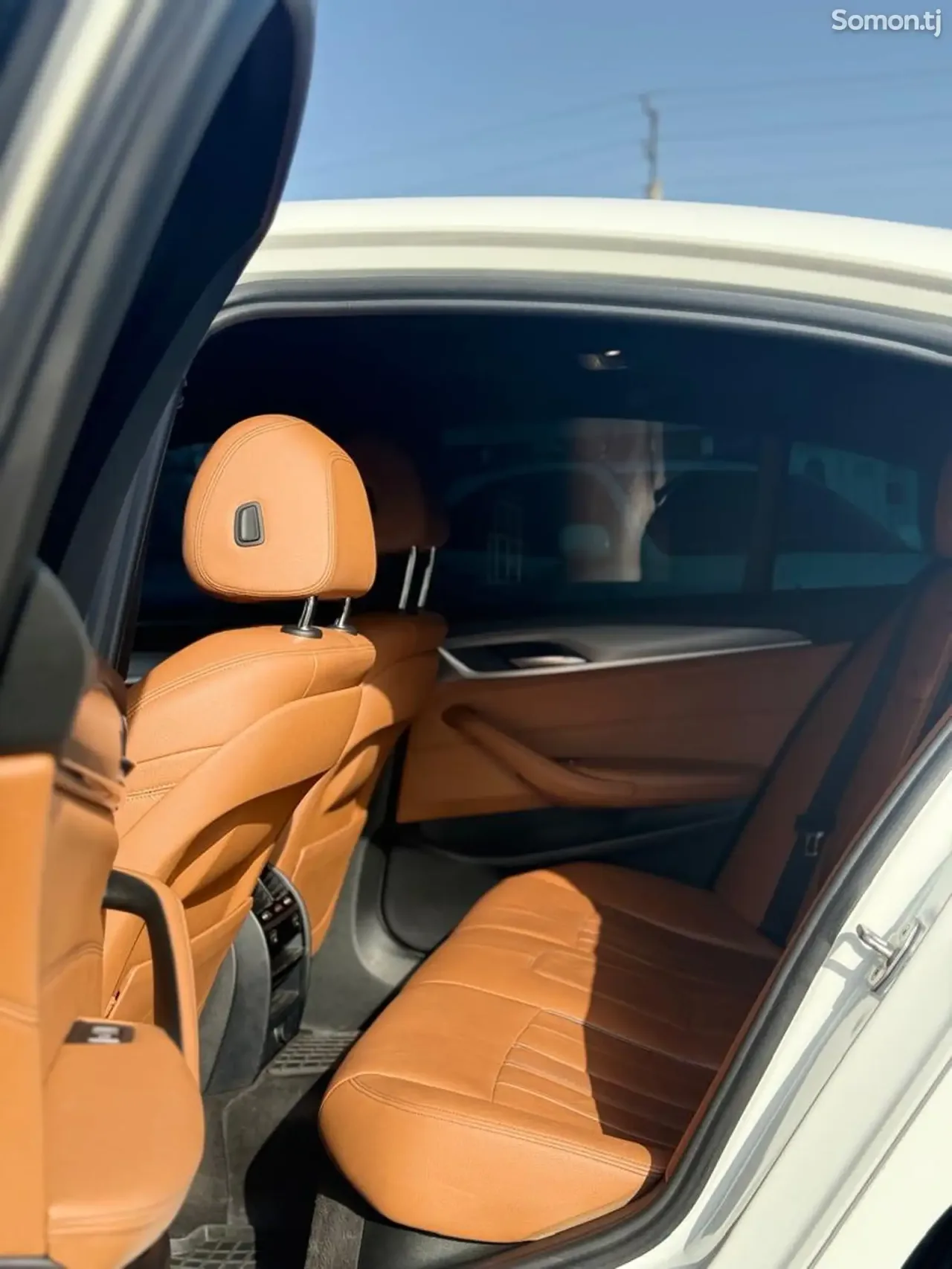 BMW 5 series 2018 · 2.0 AT