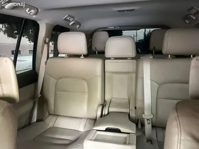 Toyota Land Cruiser 2016 · 5.7 AT