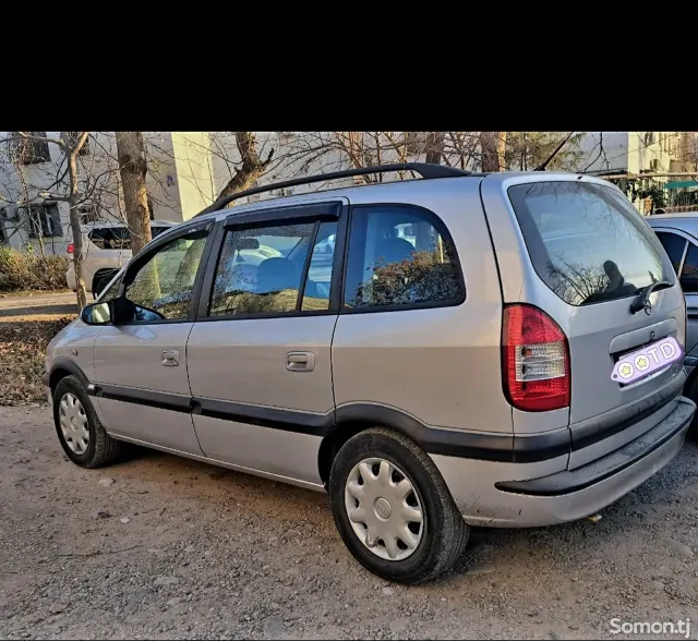 Opel Zafira 2004 · 1.8 MT